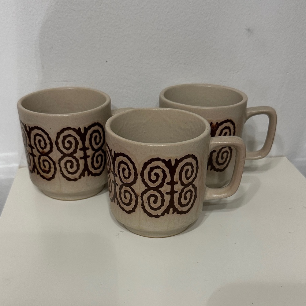 MCM Japanese Butterfly Stoneware Beige Mug with Brown Scroll Pattern - Set of 3